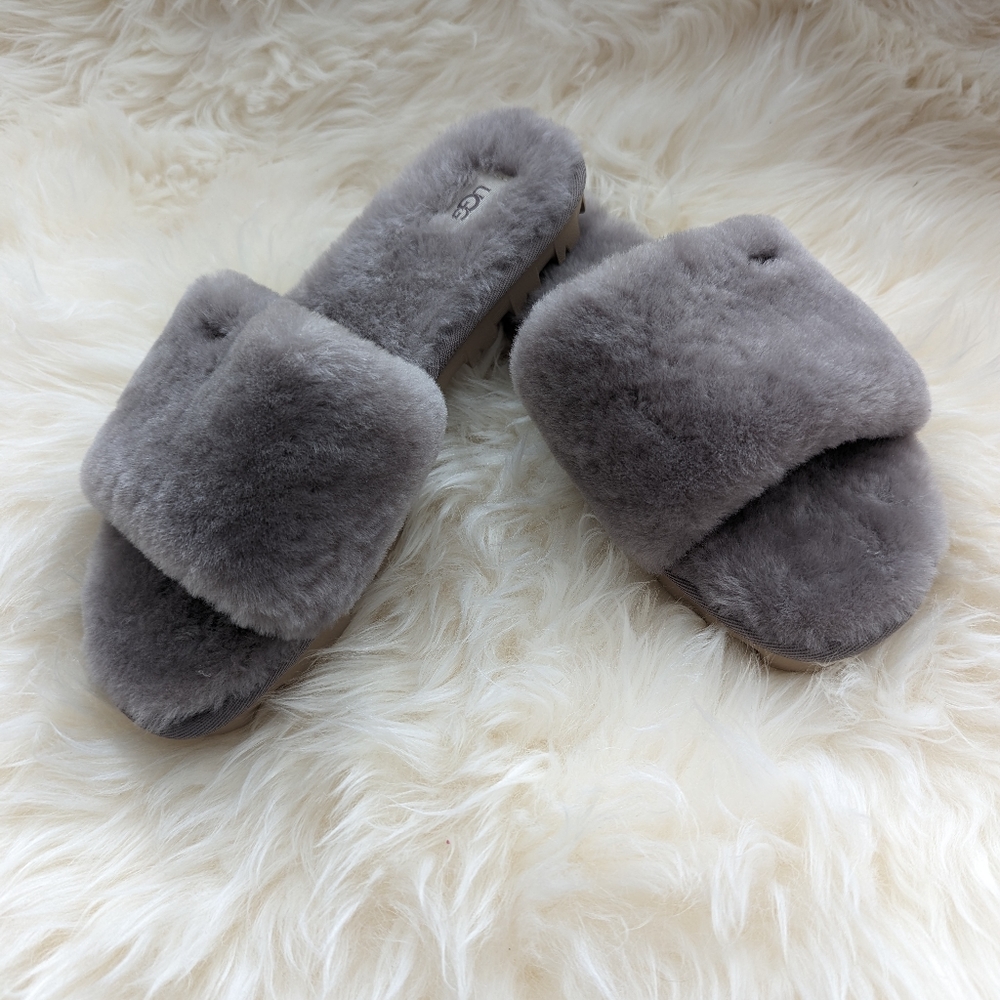 Ugg Cozette Slipper 9M New without box.